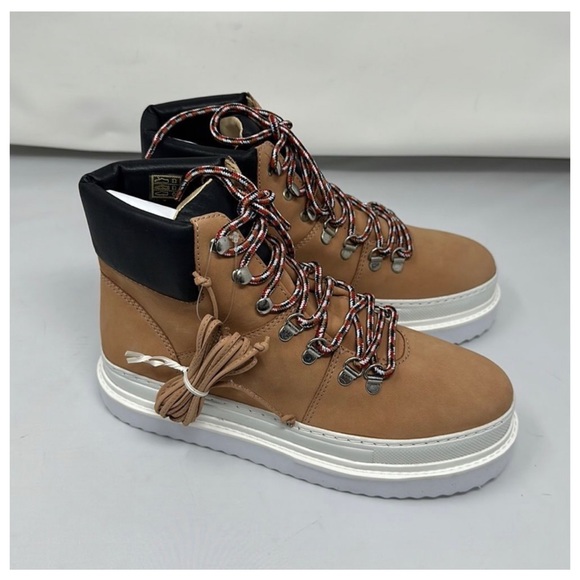 Schutz Marla Honey Beige/Black Suede Platform combat Boots Sz 9 NIB! - Picture 3 of 12